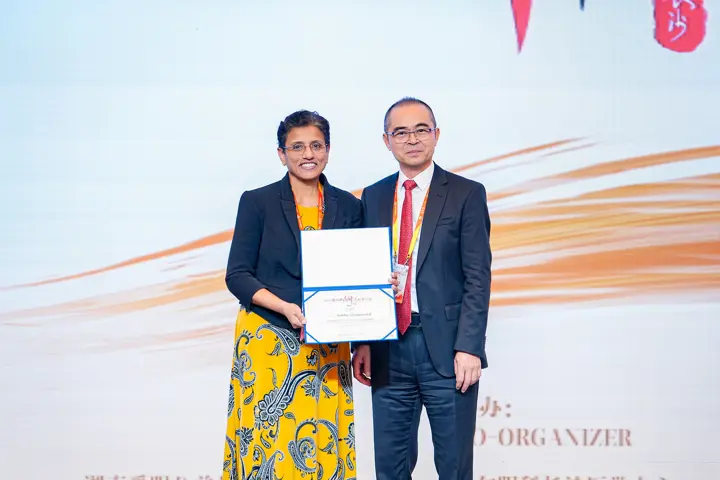 Prof. Sobha Sivaprasad on the international retinal summit stage